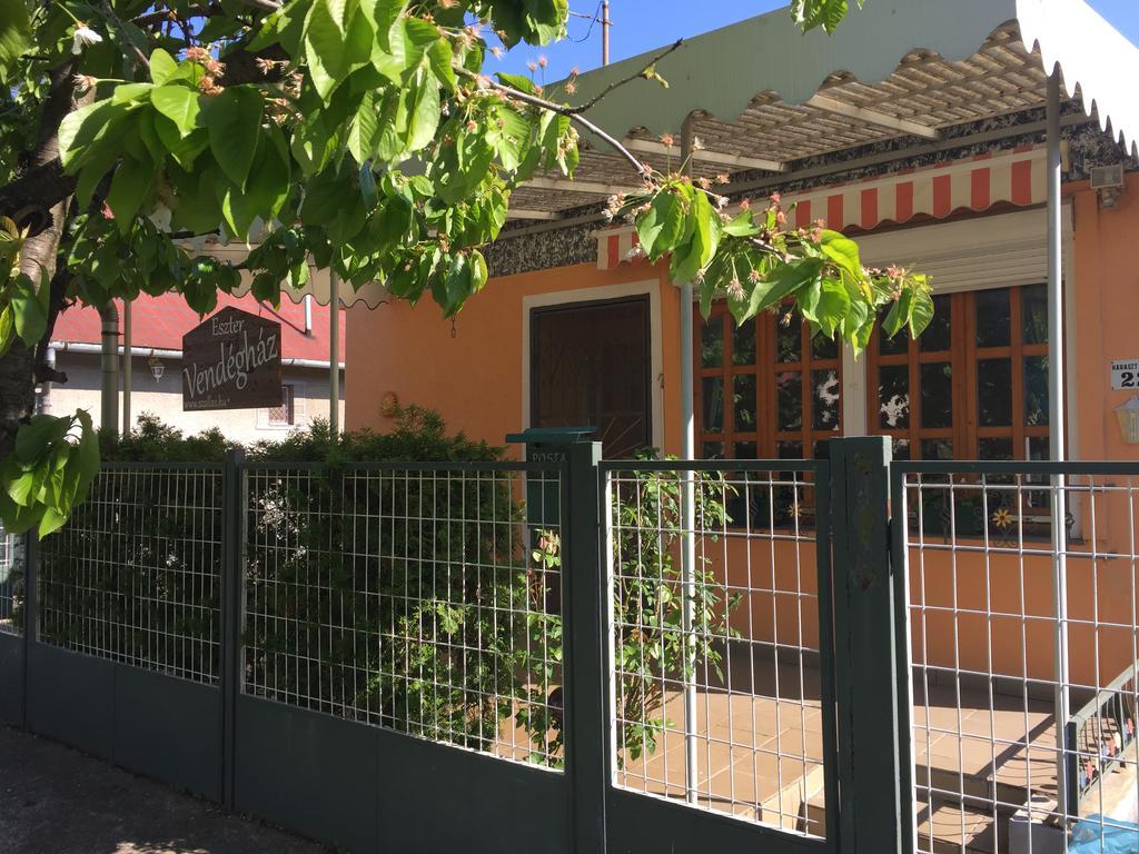 Eszter Vendeghaz Hotel Berekfurdo Exterior photo